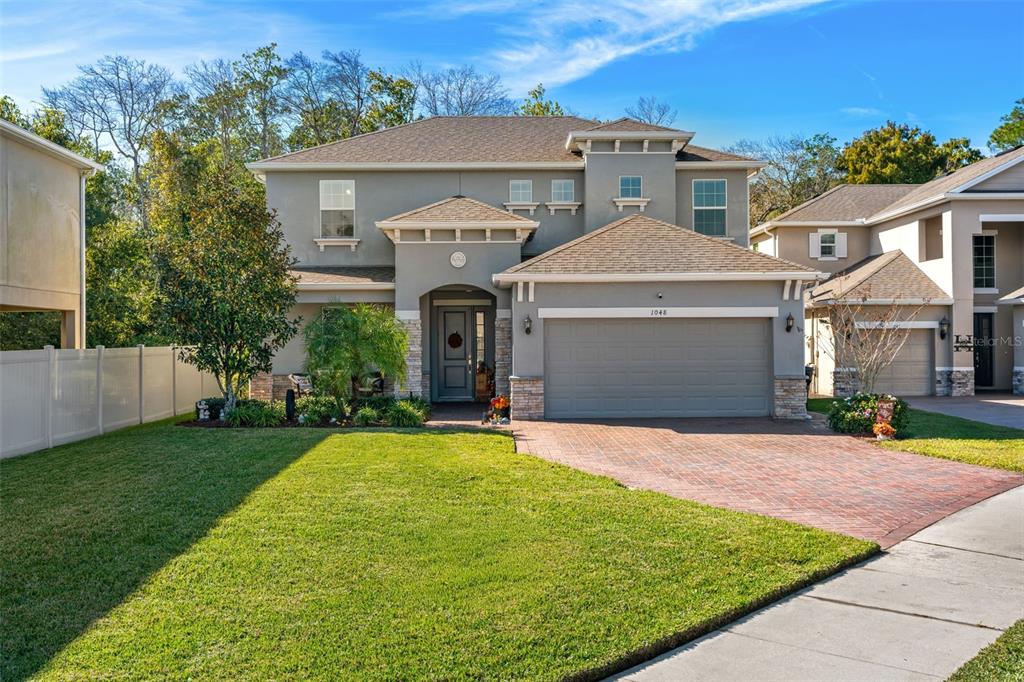 1048 CASTLEVECCHIO LOOP