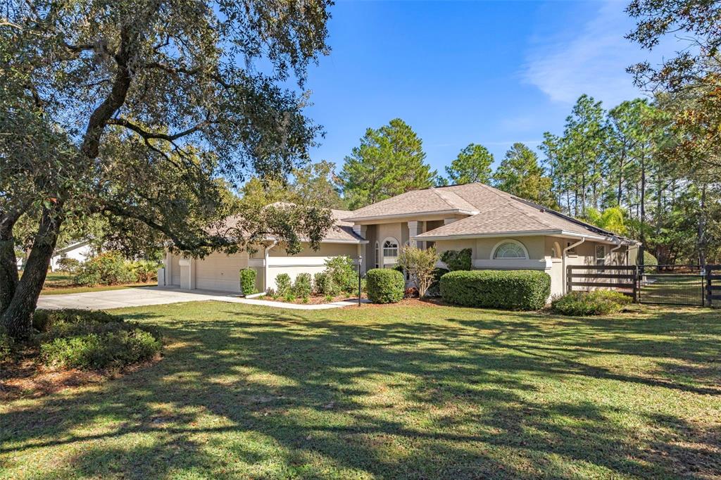 5527 N SIERRA TERRACE