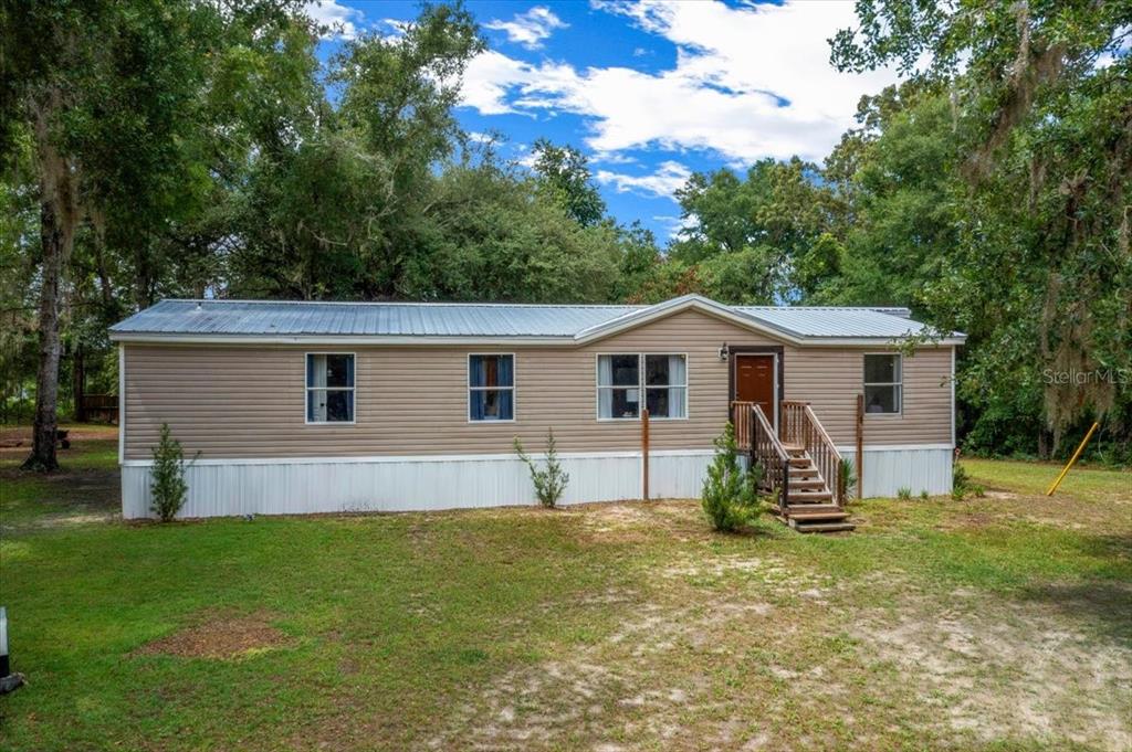 387 SW WALNUT PLACE