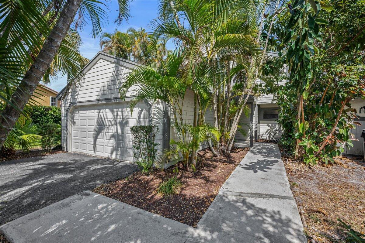 2537 Bedford Mews Drive, Wellington FL 33414