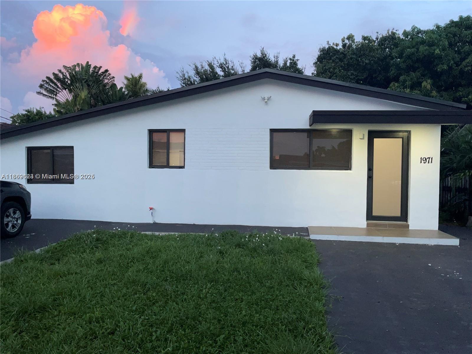1971 W 2nd Ave, Hialeah FL 33010