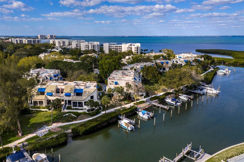 1904 HARBOURSIDE DRIVE UNIT 204