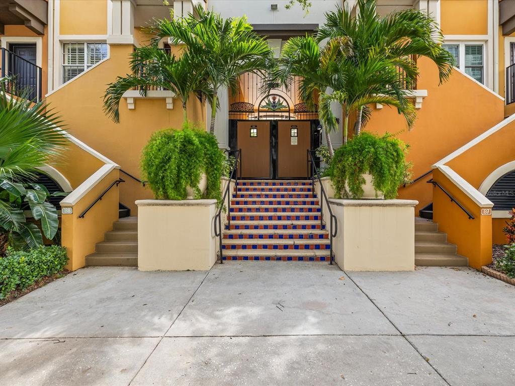 200 4TH AVENUE S UNIT 225