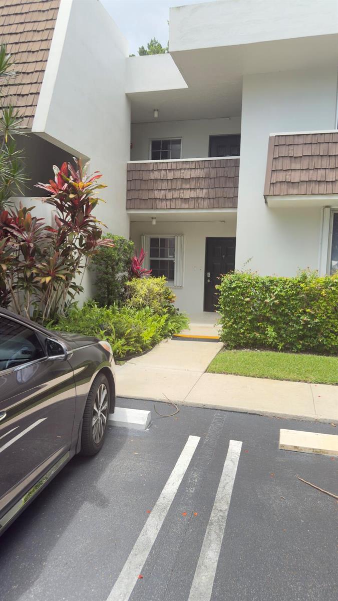4031 N Cypress Drive # 101, Pompano Beach FL 33069