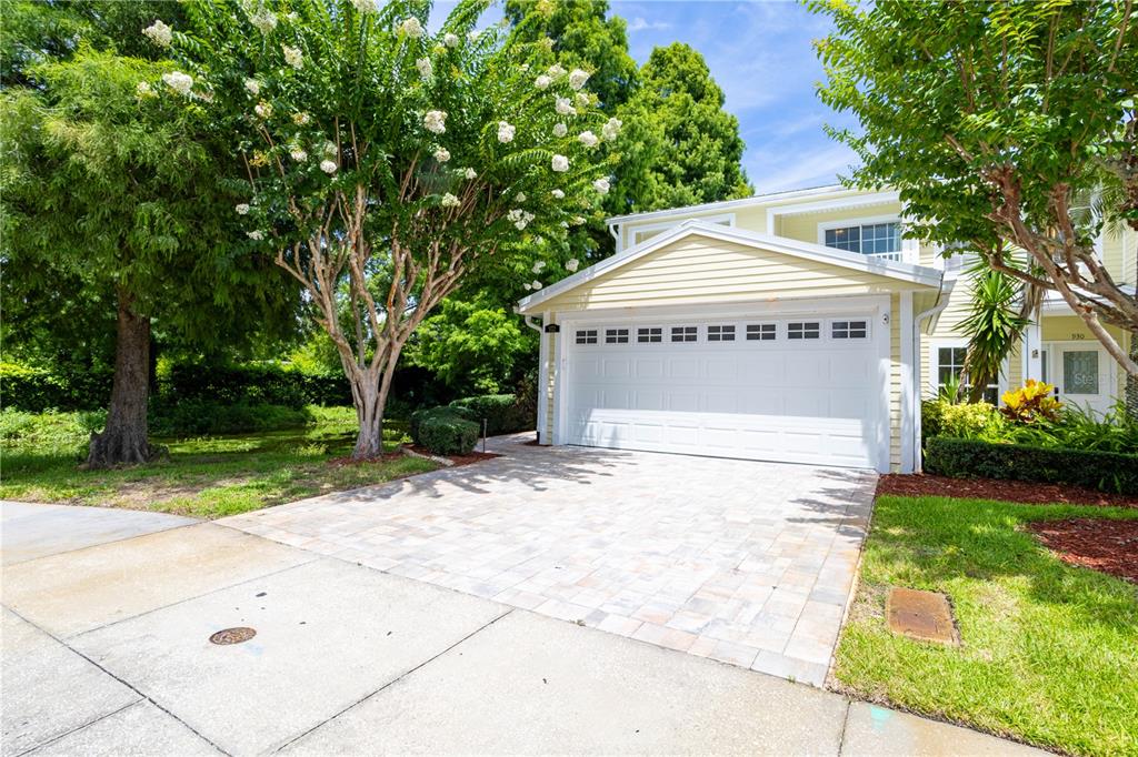 932 WOODBRIDGE COURT