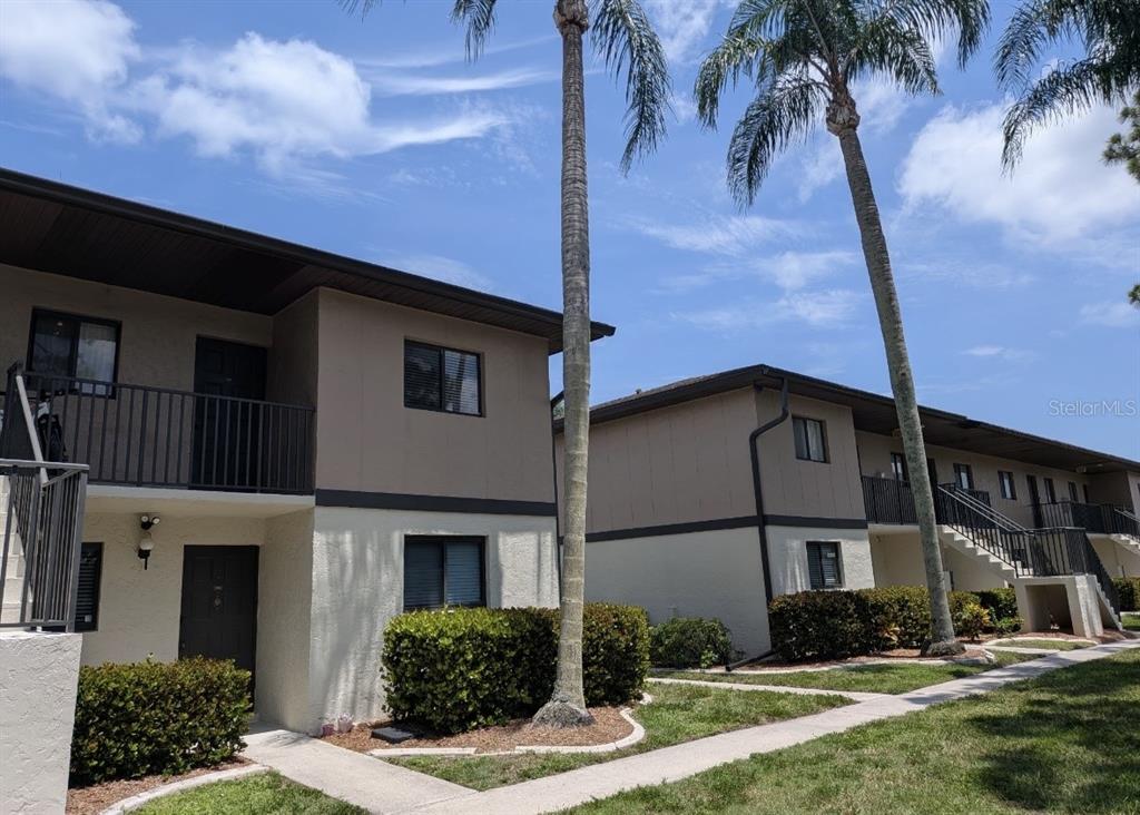 1210 HALL ROAD UNIT 208, NORTH FORT MYERS, FL — photo 2 of 6