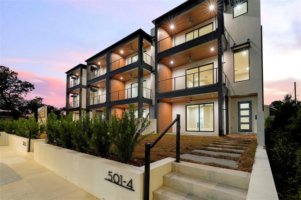 501 W ROSS AVENUE UNIT 1