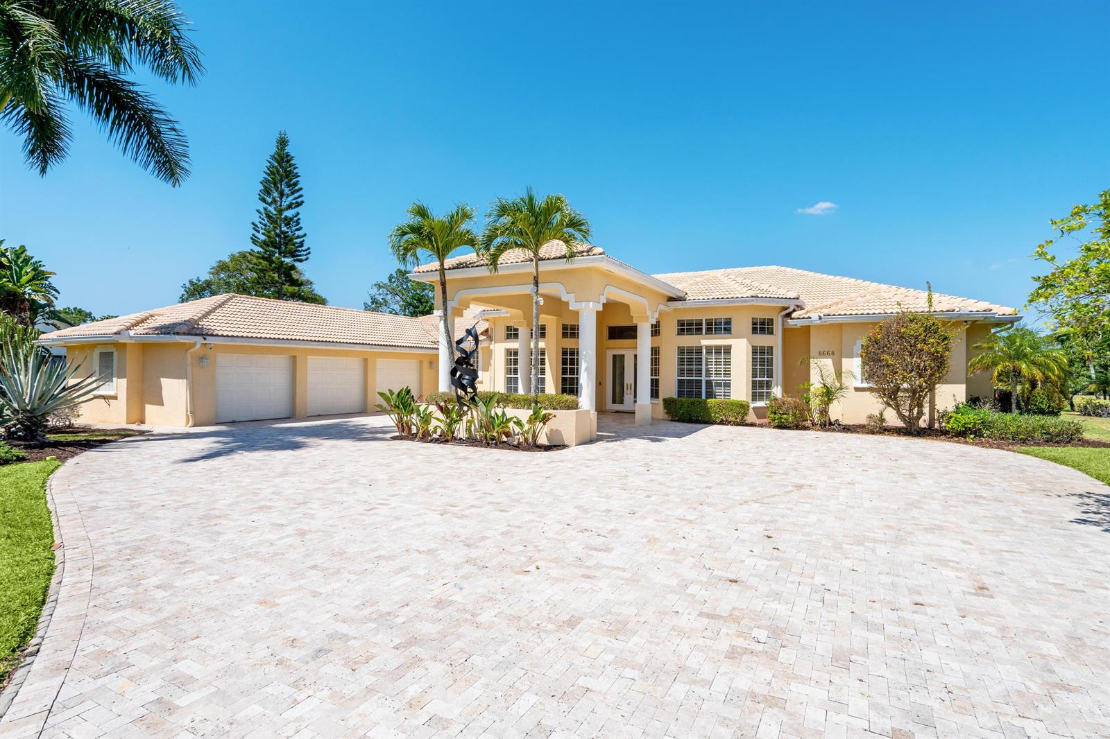 8668 Marlamoor Lane, Palm Beach Gardens FL 33412