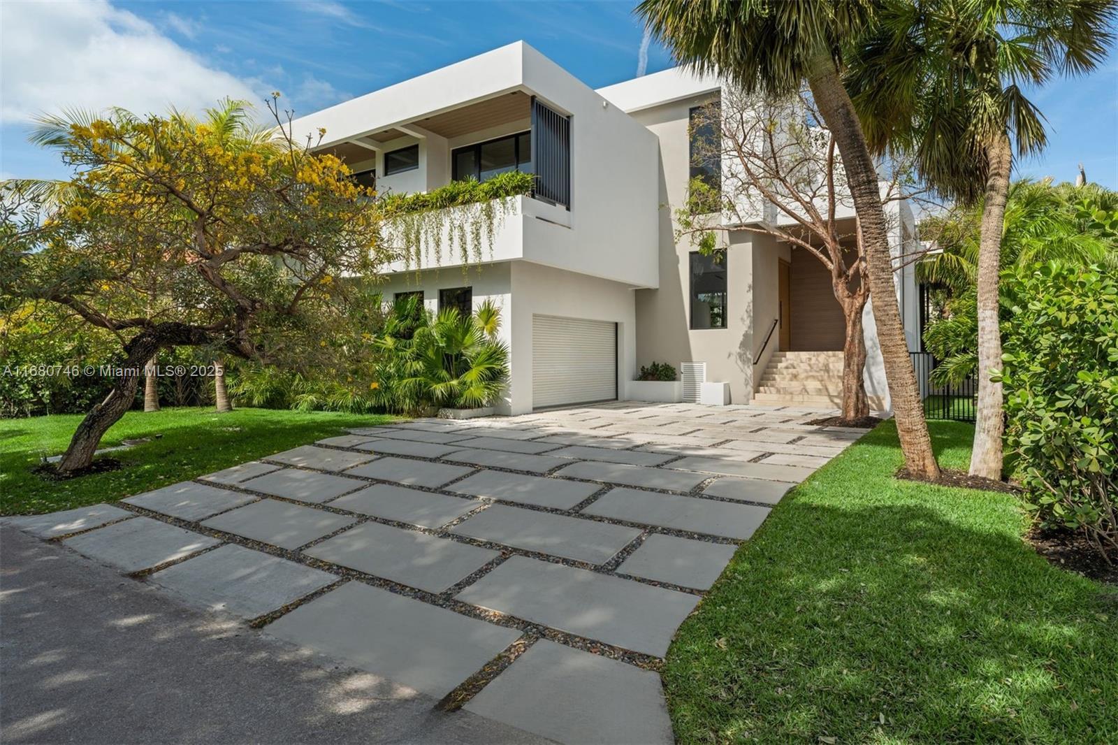 650 Warren Ln, Key Biscayne FL 33149