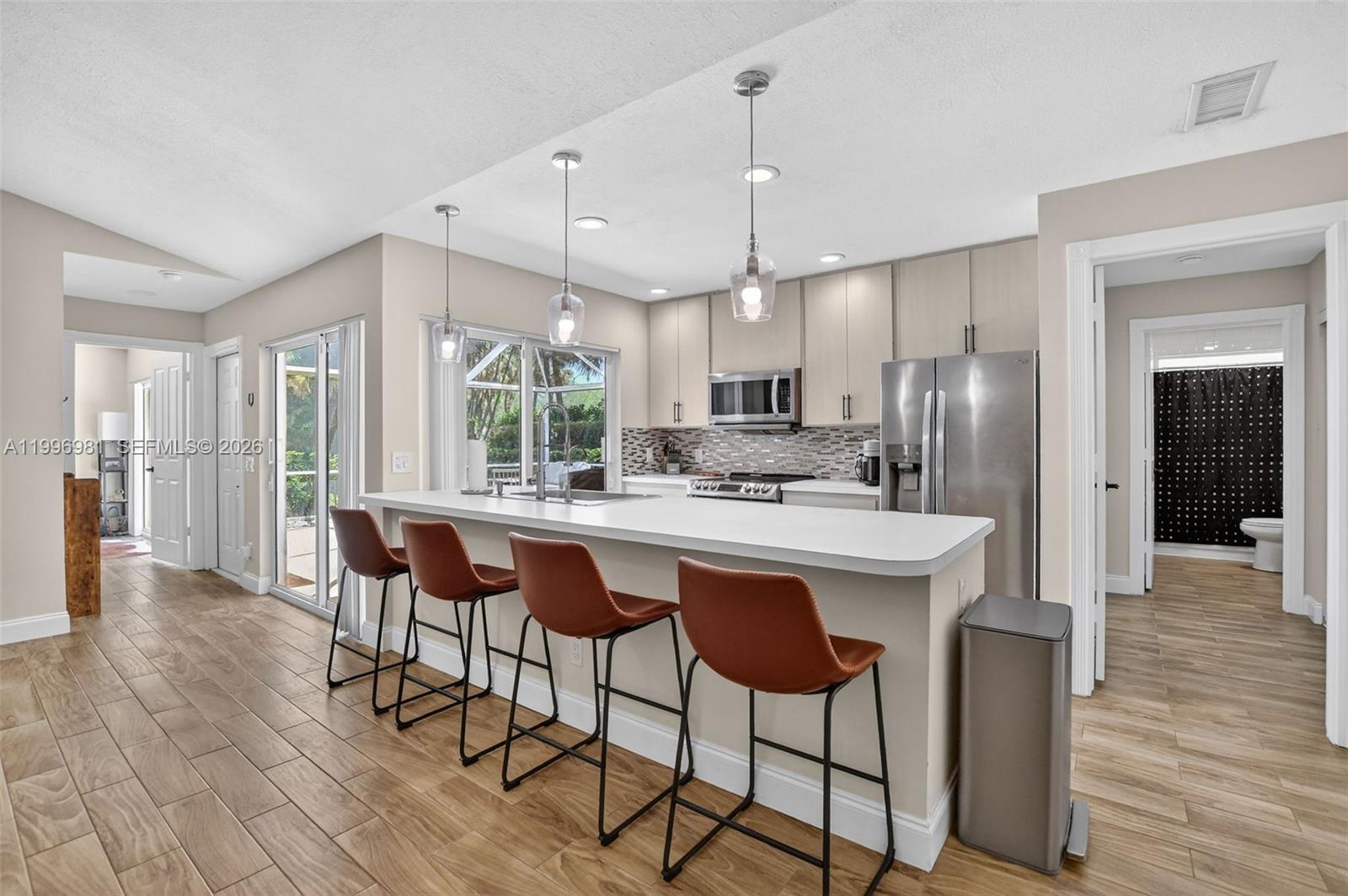 102 Sun Terrace Ct, Palm Beach Gardens FL 33403