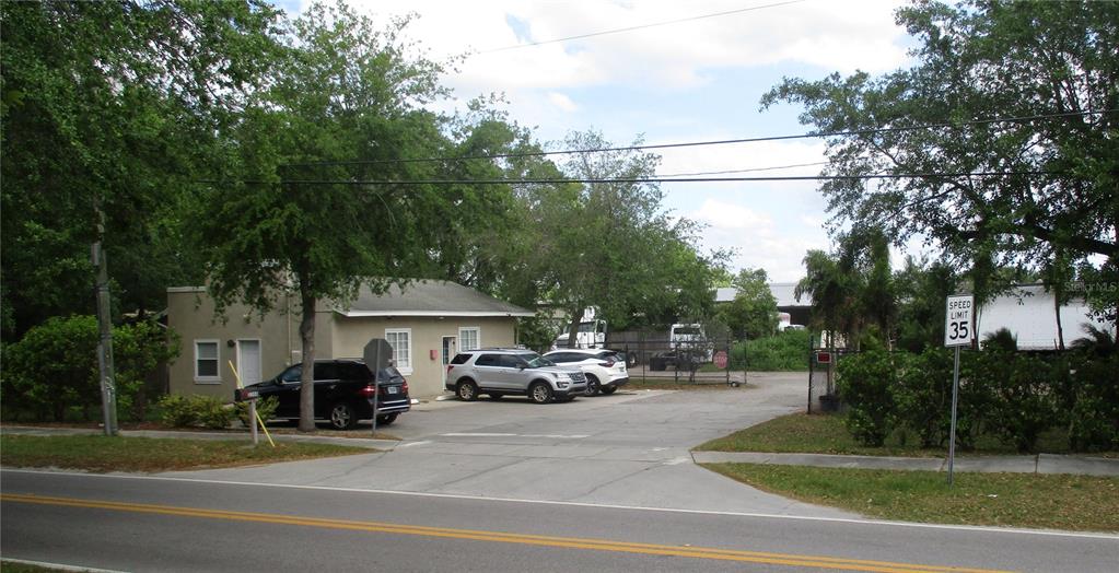 2508 COUNTRY CLUB ROAD