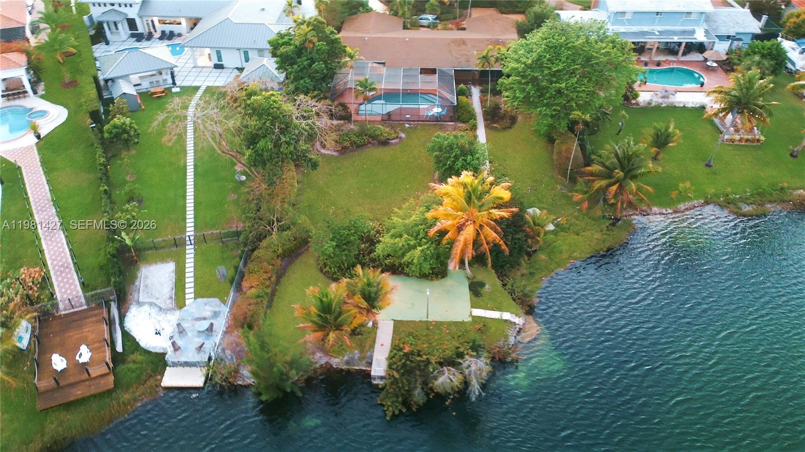 4725 SW 89th Ave, Miami FL 33165