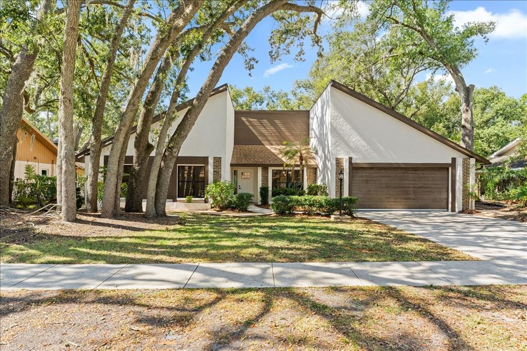1042 SYLVIA LANE