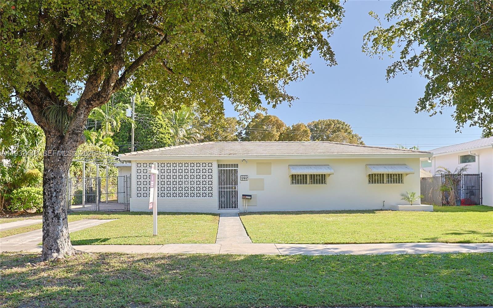 8235 SW 62nd Pl, Miami FL 33143