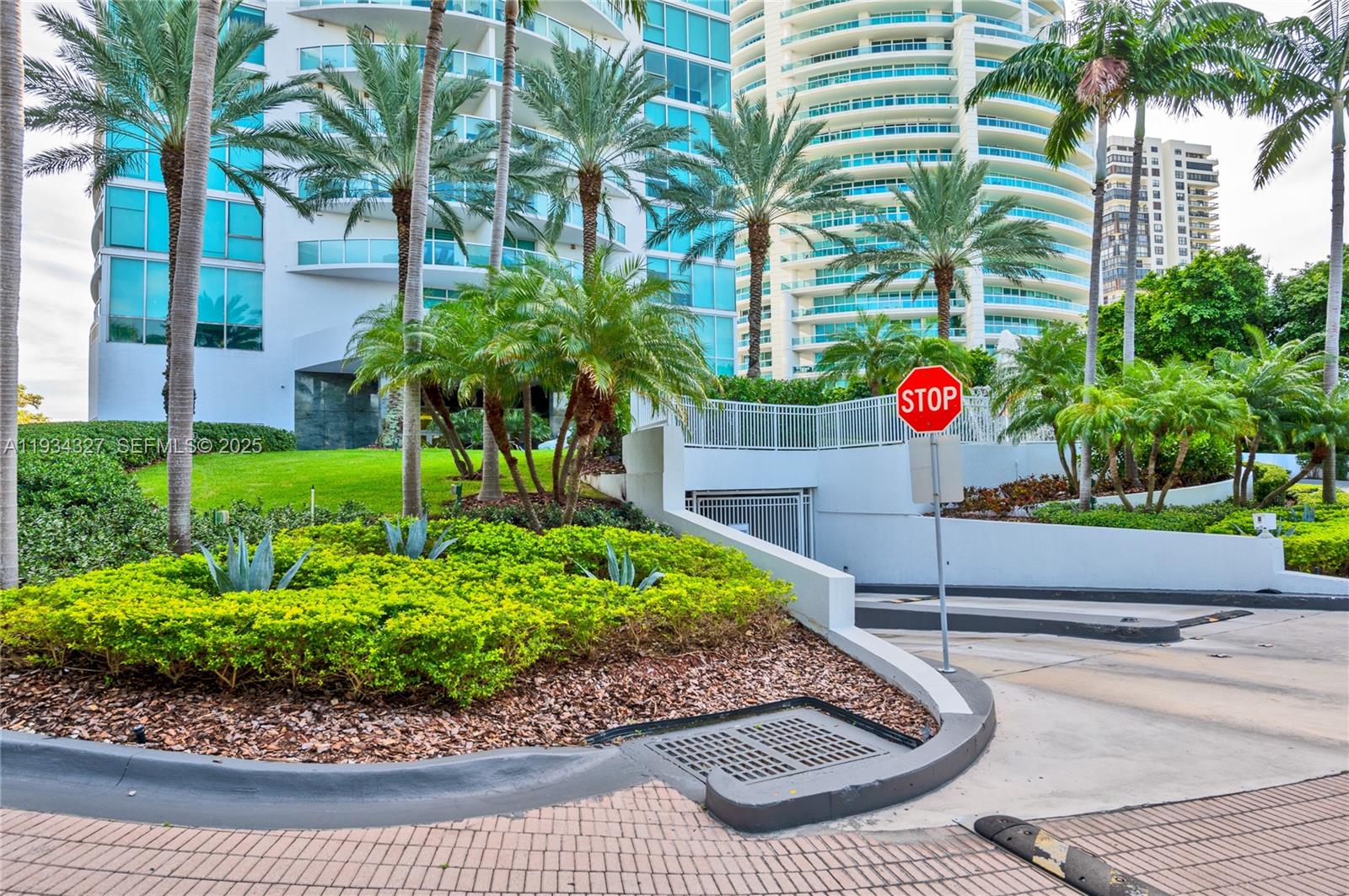 2101 Brickell Ave # 2705, Miami FL 33129