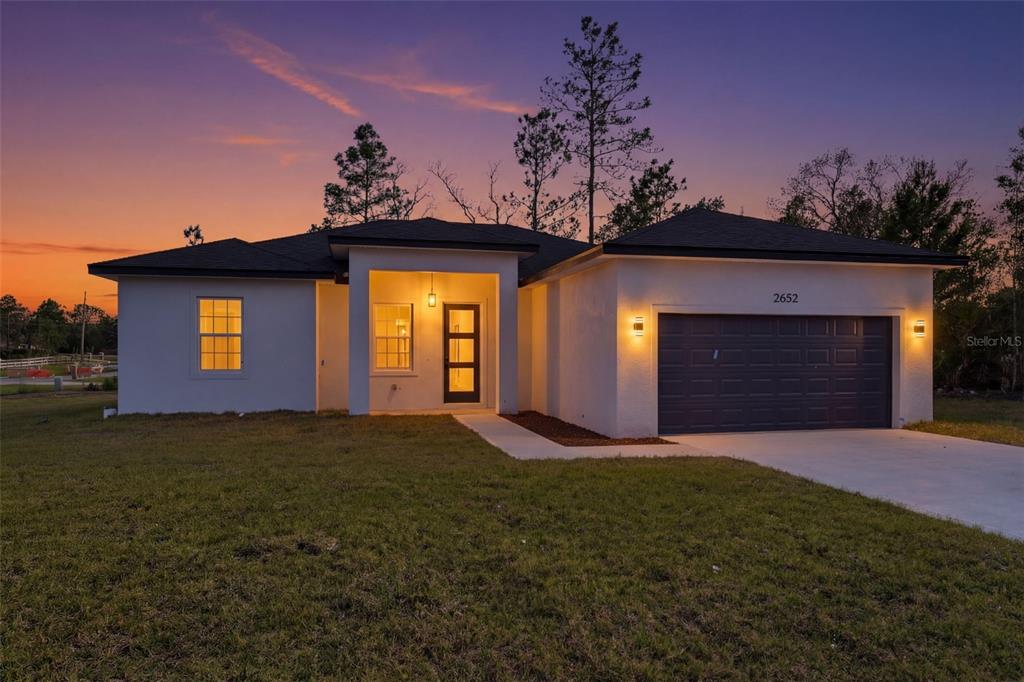 2652 W PARAGON LANE