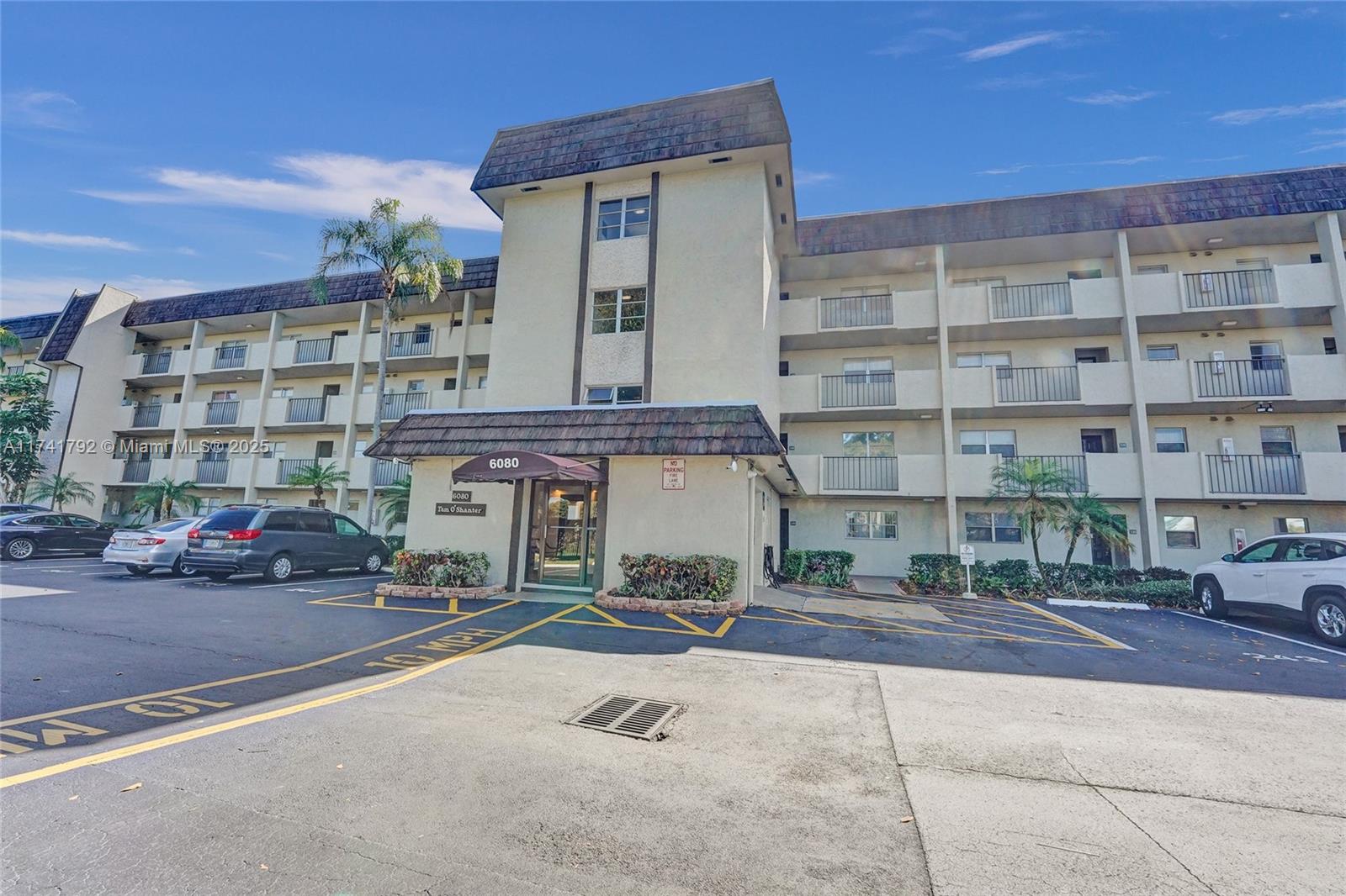 6080 NW 44th St # 401, Lauderhill FL 33319