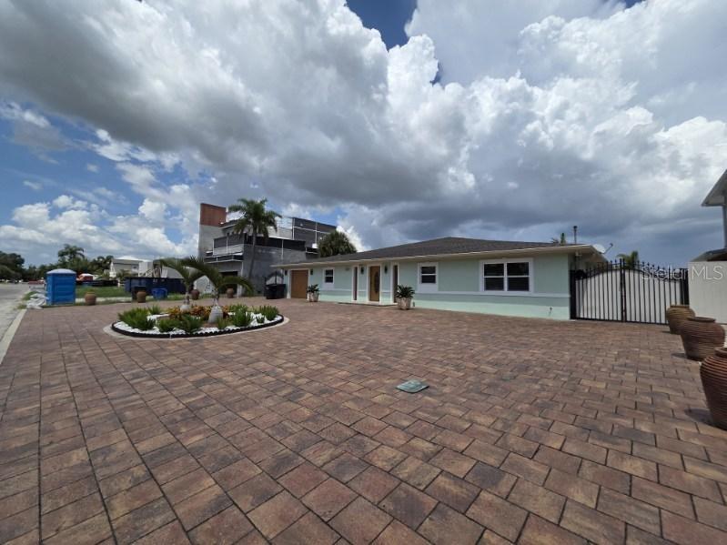 3927 E EDEN ROC CIRCLE