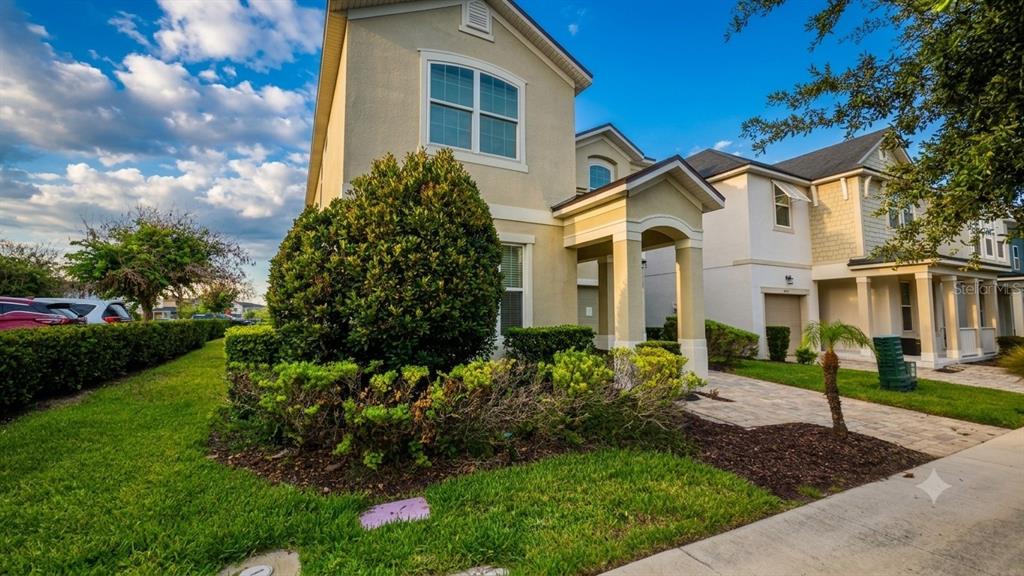 9015 PELICAN COVE TRACE