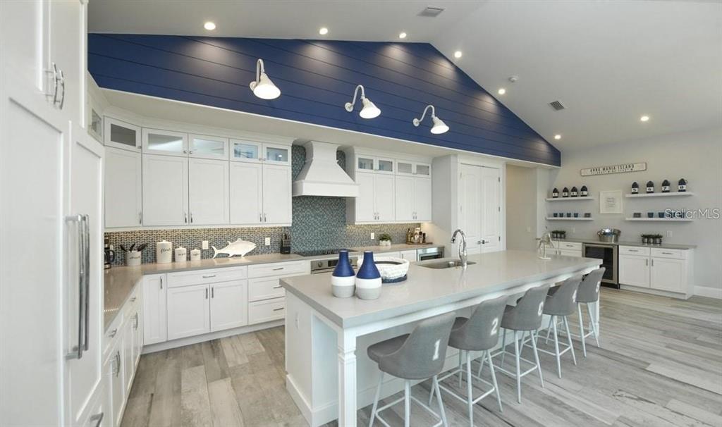 212 SPRING AVENUE, ANNA MARIA, FL — photo 4 of 30