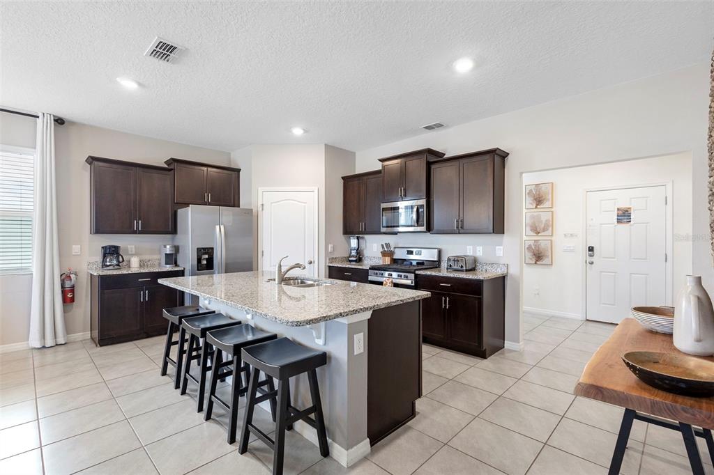 7592 OAKMOSS LOOP, DAVENPORT, FL — photo 5 of 30