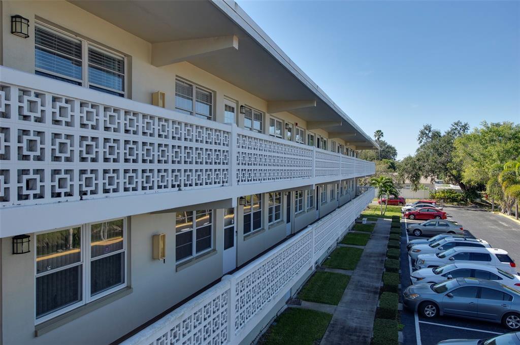 8101 11TH STREET N UNIT 319