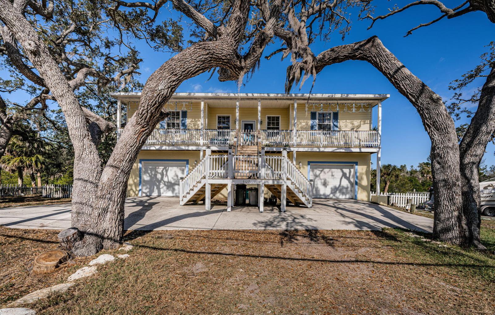 5127 Bay Boulevard, FL 34668