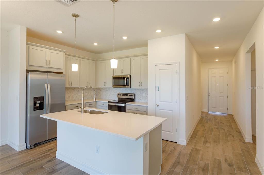 784 SUNSHOWER DRIVE, LADY LAKE, FL — photo 3 of 20