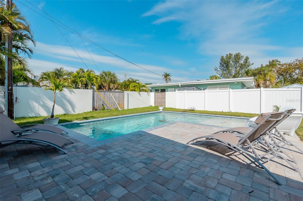 408 71ST STREET, HOLMES BEACH, FL — photo 2 of 30