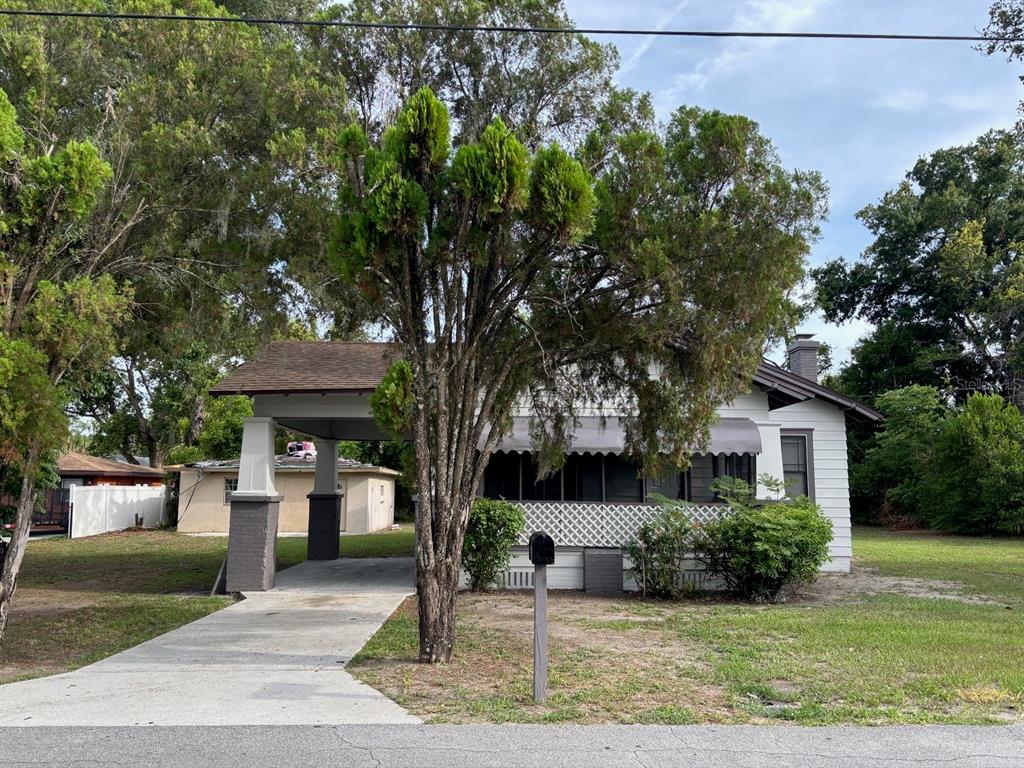 1044 W 11TH STREET