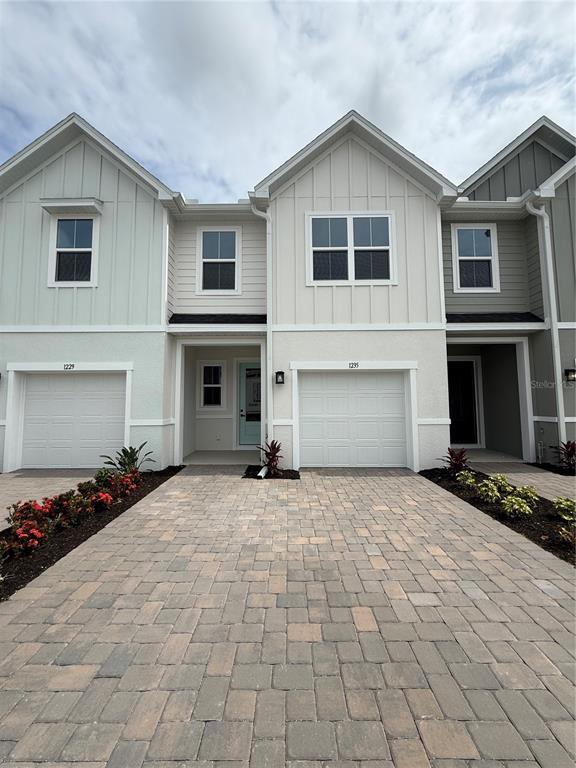 1235 PINEYWOOD FIELD DRIVE