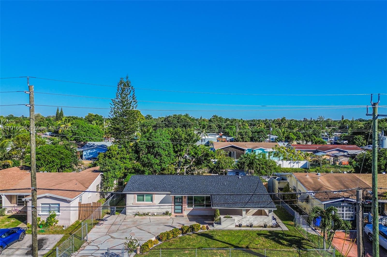 6431 SW 19th St, North Lauderdale FL 33068