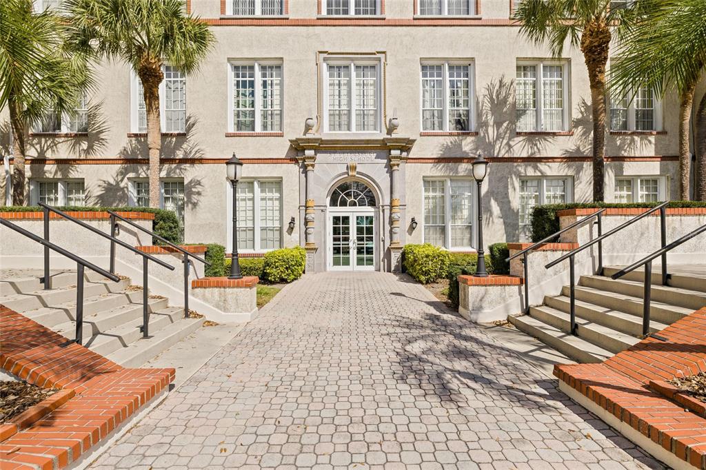 701 MIRROR LAKE DRIVE N UNIT 309