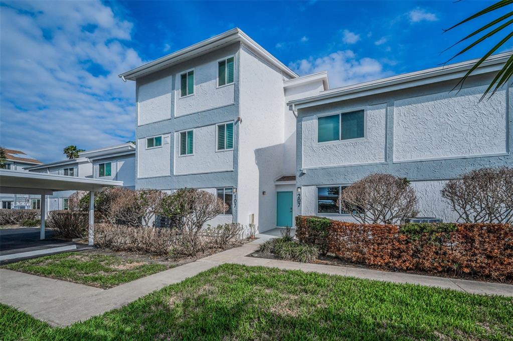 1451 GULF BOULEVARD UNIT 207