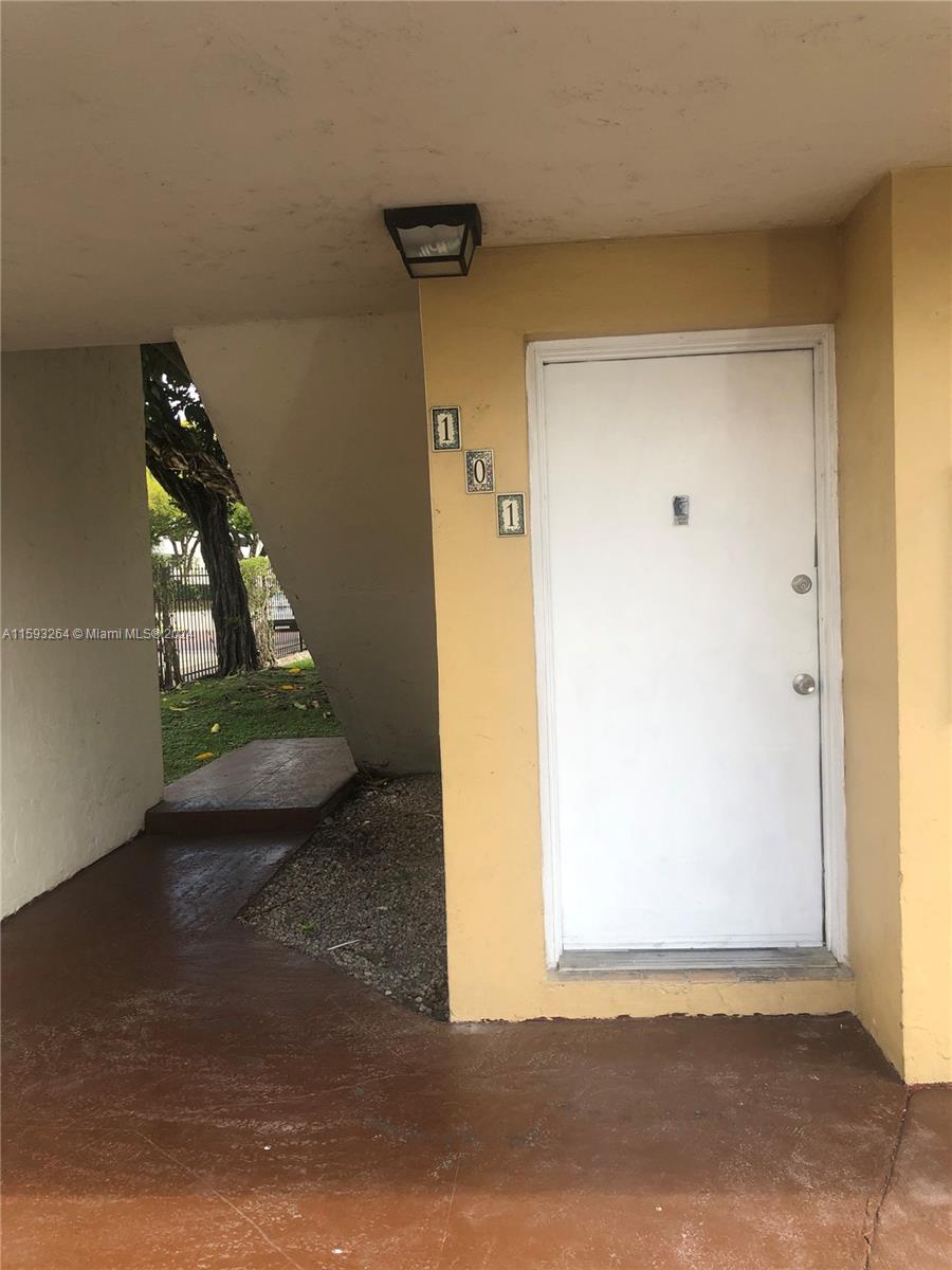 8850 Fontainebleau Blvd # 101, Miami FL 33172