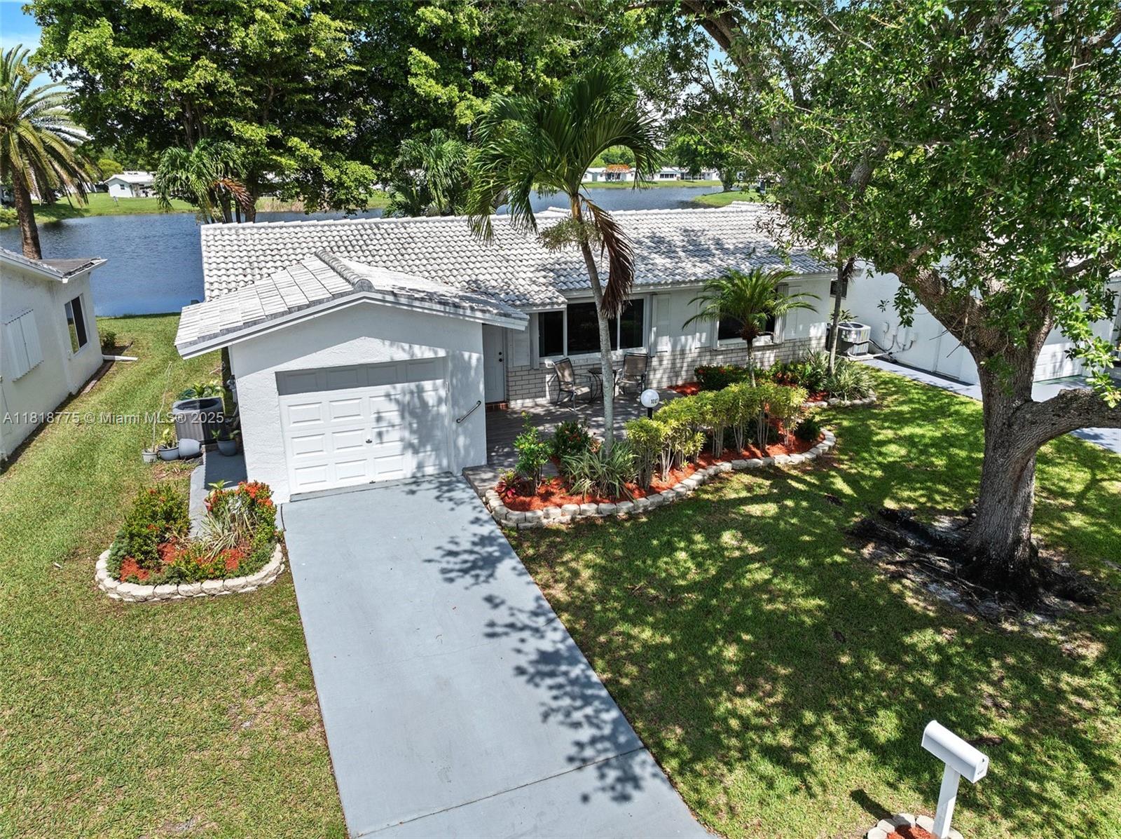 1081 NW 89th Ave, Plantation FL 33322