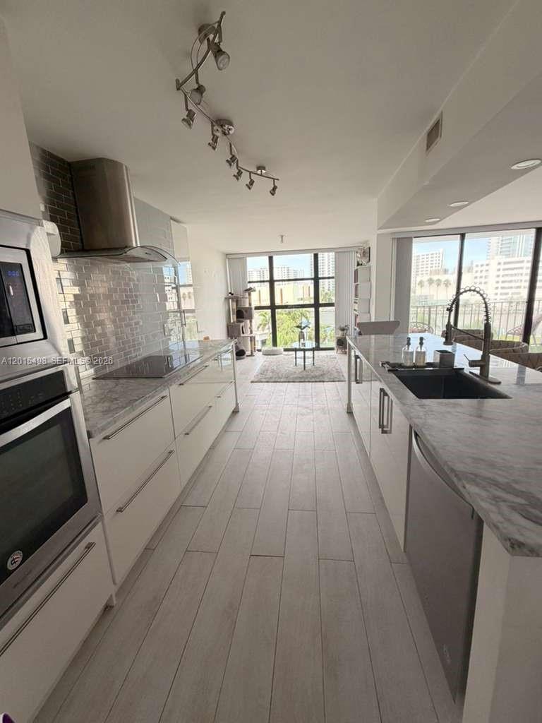 400 Leslie Dr # 508, Hallandale Beach FL 33009