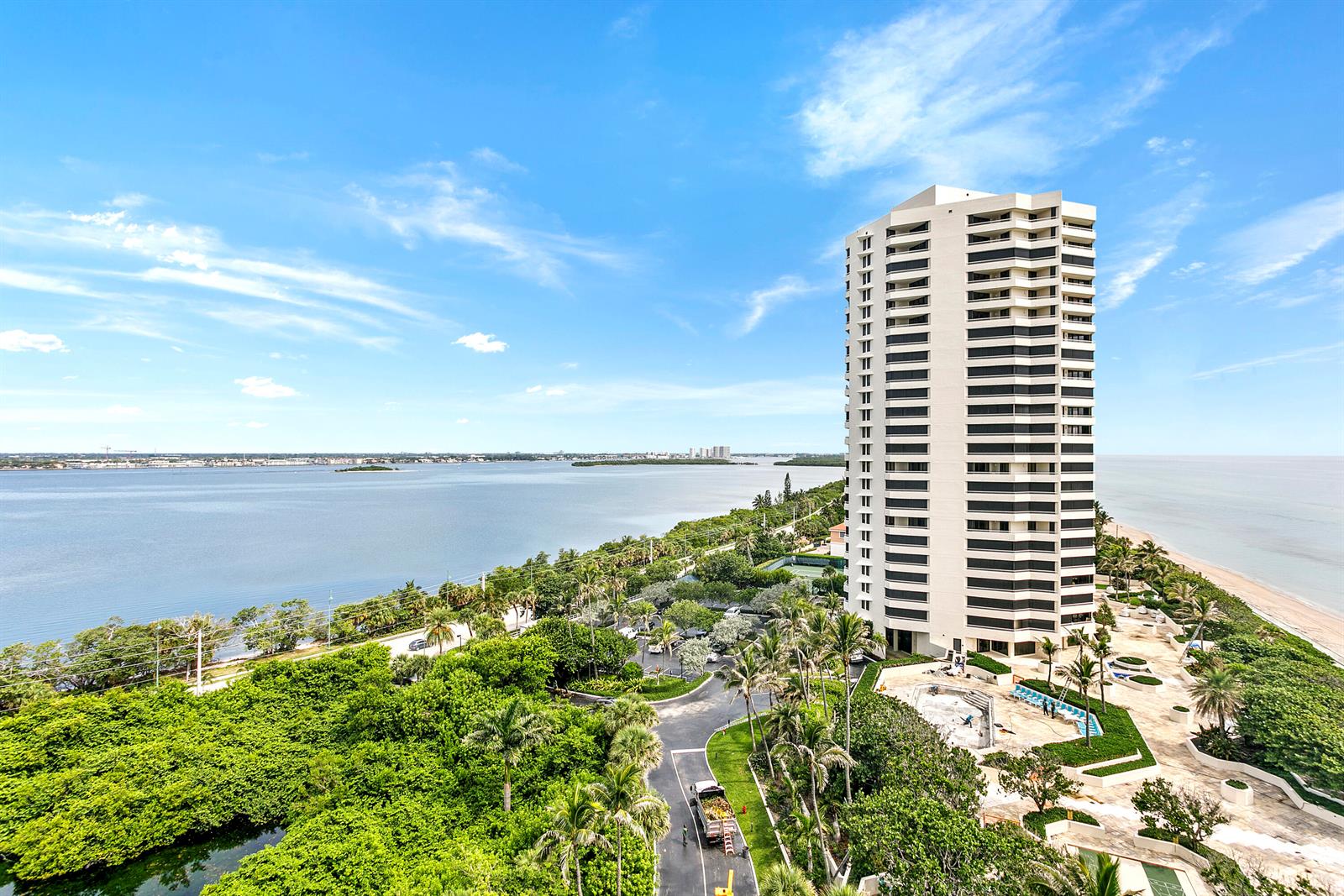 5070 N Ocean Drive # 10c, Singer Island FL 33404