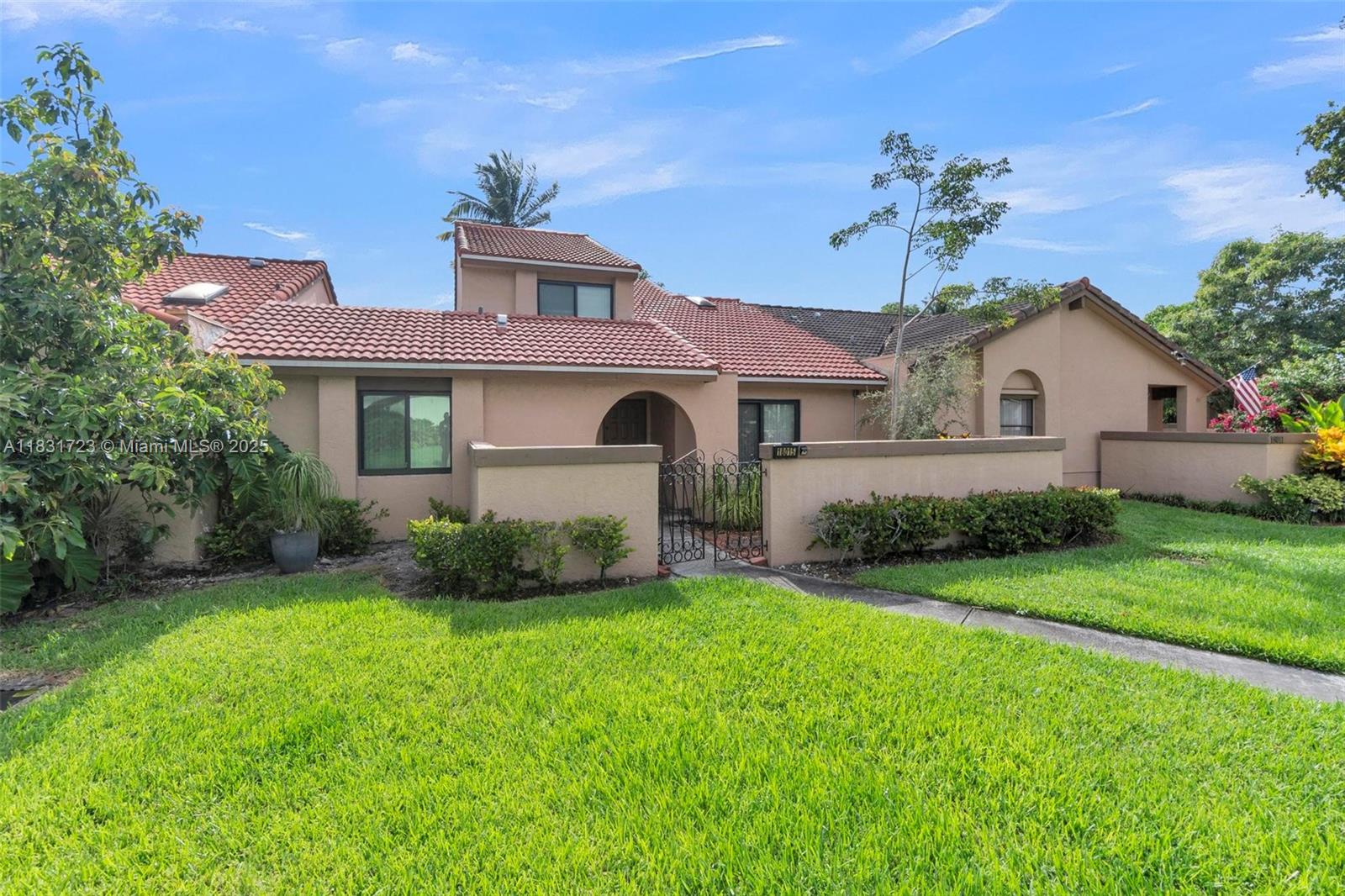 18015 NW 66th Ct Cir, Hialeah FL 33015