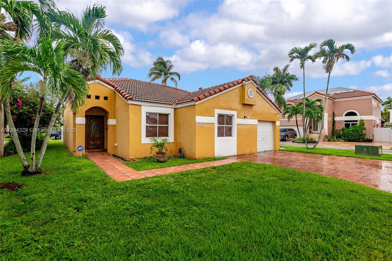 692 NW 125th Ct, Miami FL 33182
