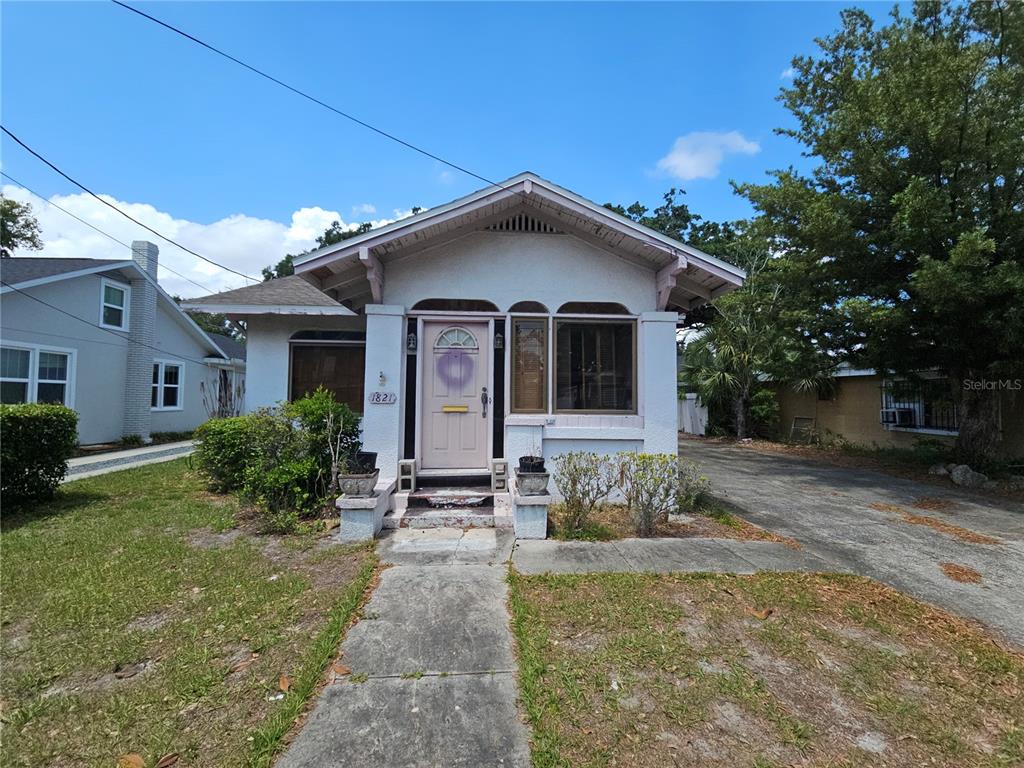 1821 WOODWARD STREET