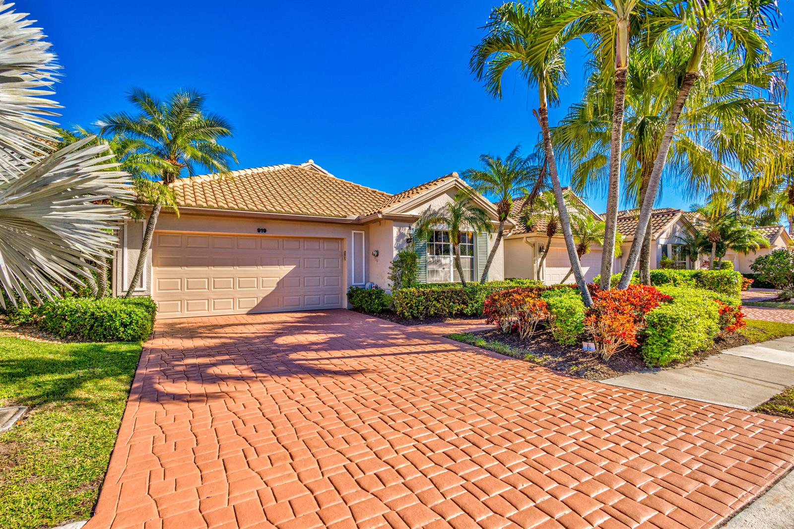 919 Augusta Pointe Drive, Palm Beach Gardens FL 33418