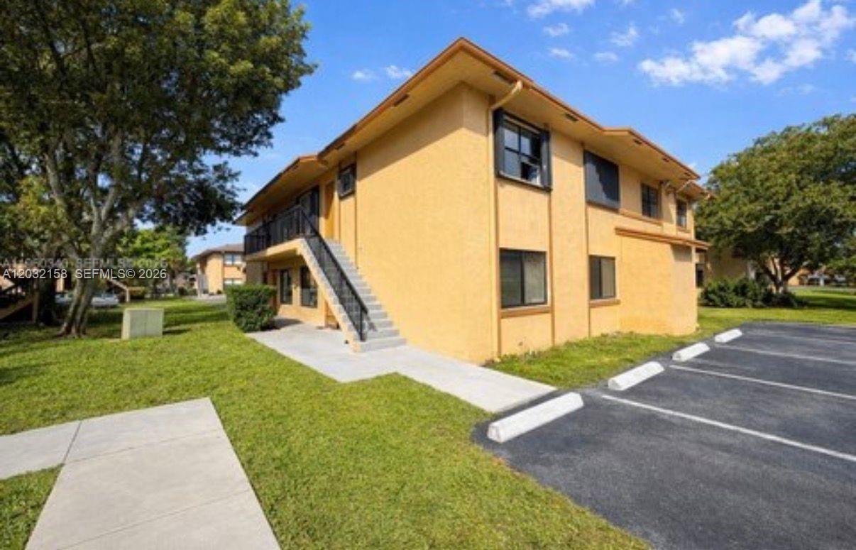 2530 W 67th Pl # 29, Hialeah FL 33016