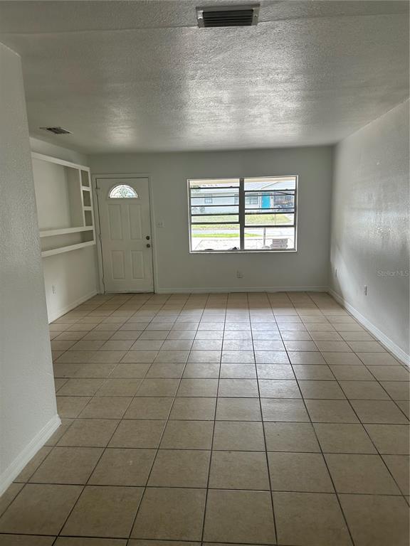 651 LORRAINE CIRCLE, LAKE WALES, FL — photo 4 of 26