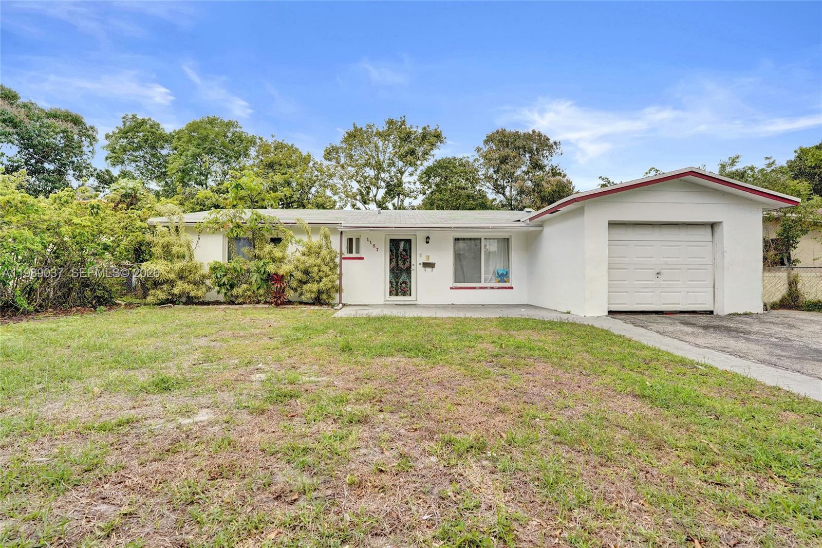 1157 NW 45th Ave, Lauderhill FL 33313