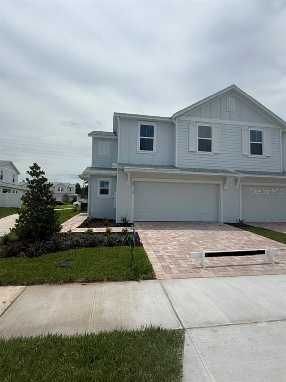 2712 MEADOW CREST DRIVE
