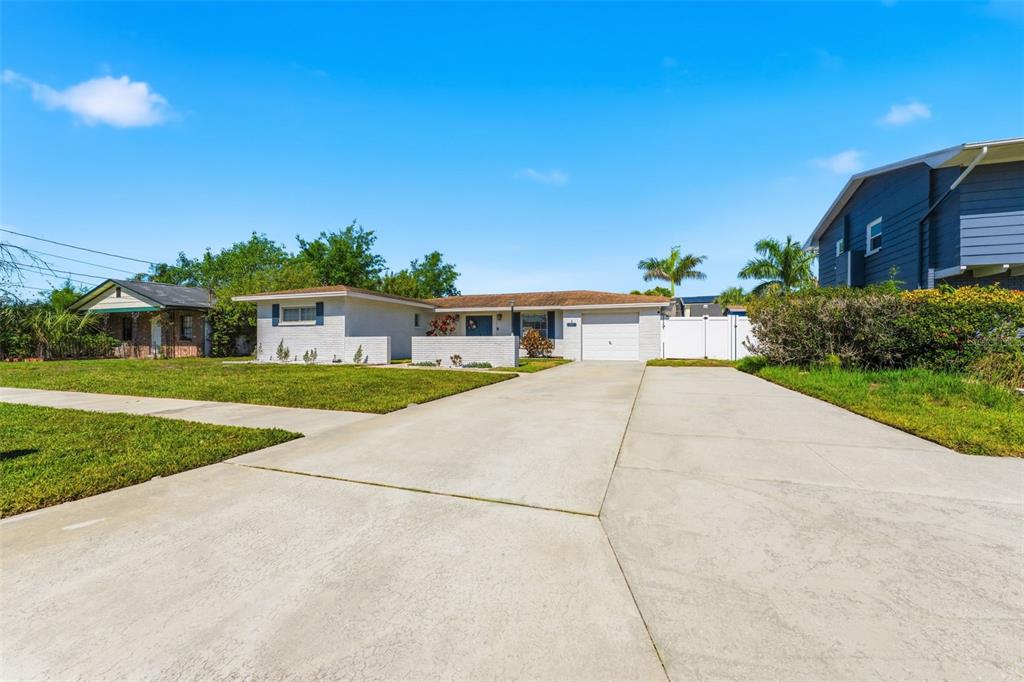 4810 ARROWWOOD DRIVE