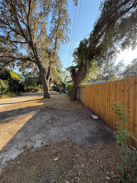 LAKESIDE DRIVE, BRANDON, FL — photo 4 of 12