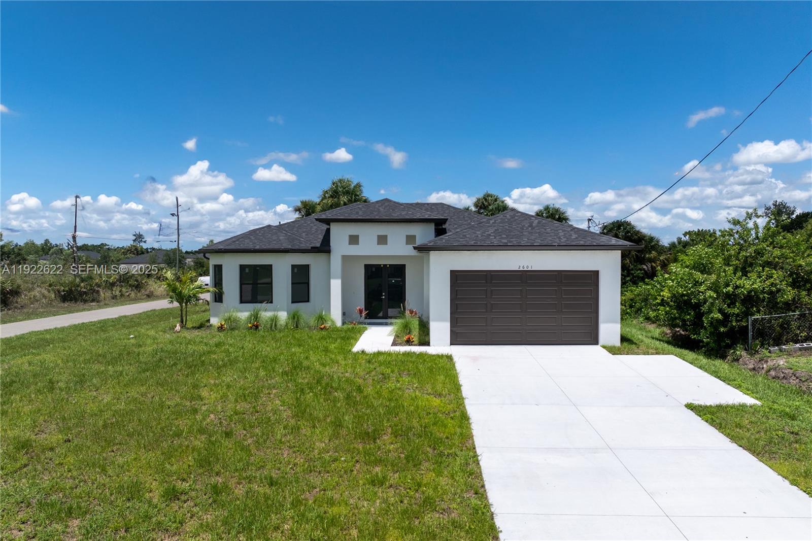 2601 Karen Cir, Lehigh Acres FL 33971