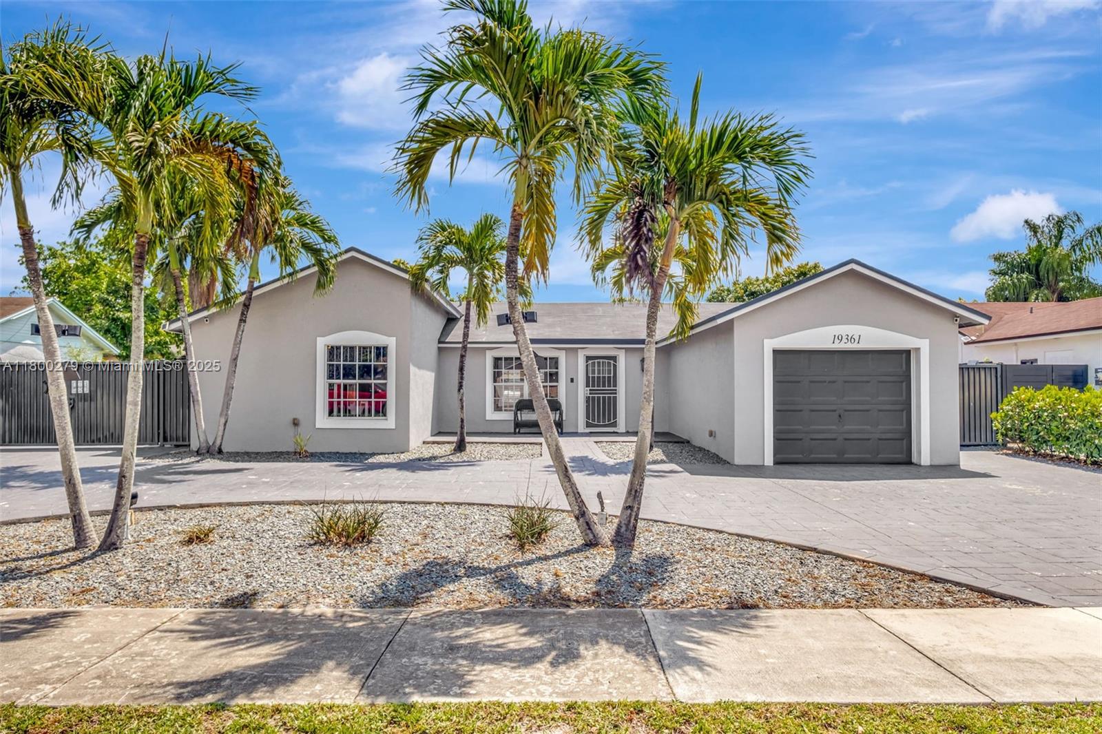 19361 NW 61st Ave, Hialeah FL 33015